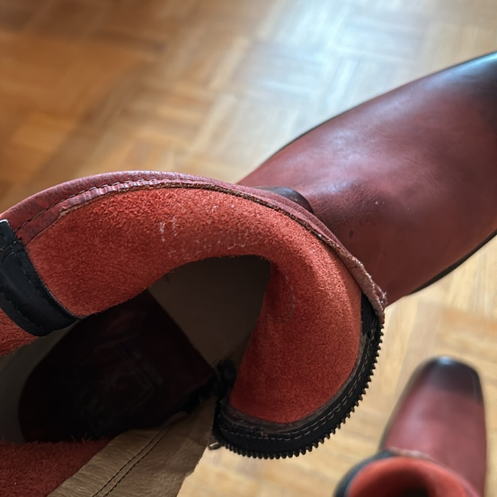 Frye - Picture 16 of 16